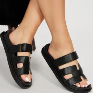 Flat Sandals - Black